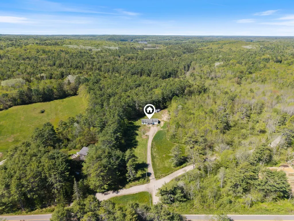 8 Wawenock Road Edgecomb ME 04556