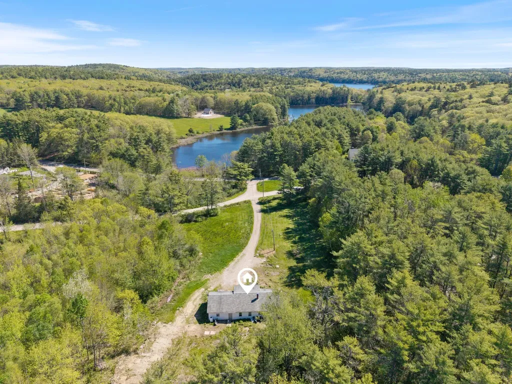 8 Wawenock Road Edgecomb ME 04556