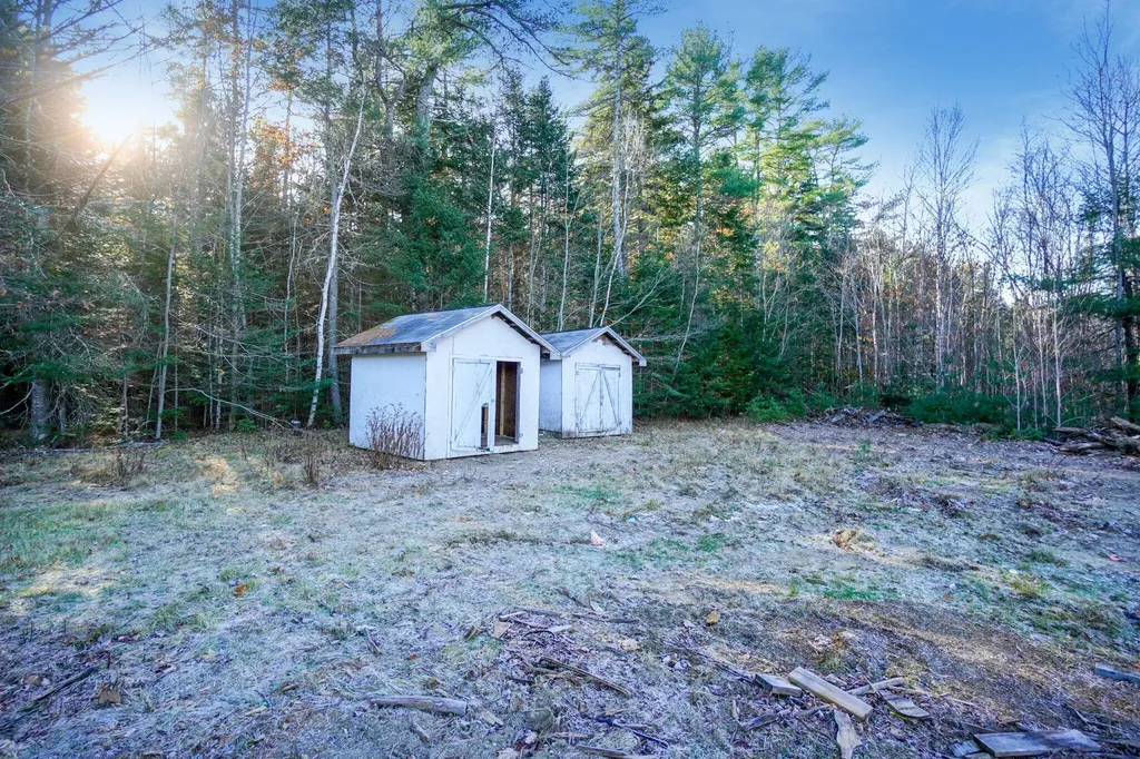 8 Wawenock Road Edgecomb ME 04556