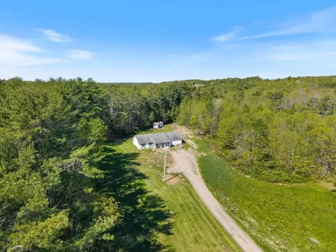 8 Wawenock Road Edgecomb ME 04556