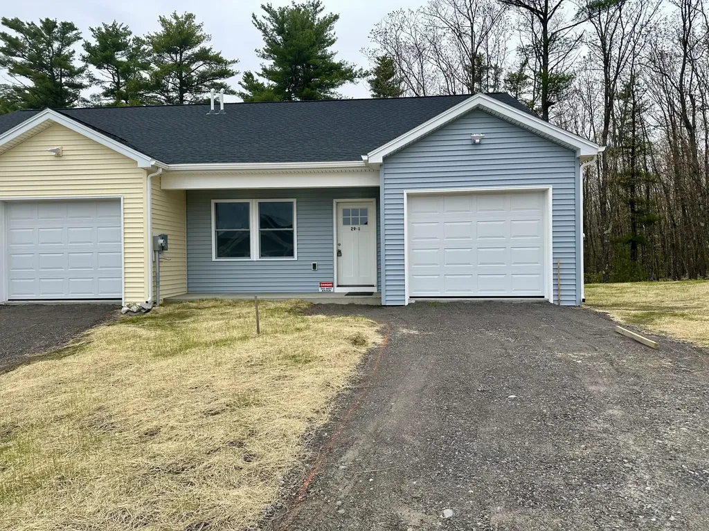29 Village Circle Augusta ME 04330