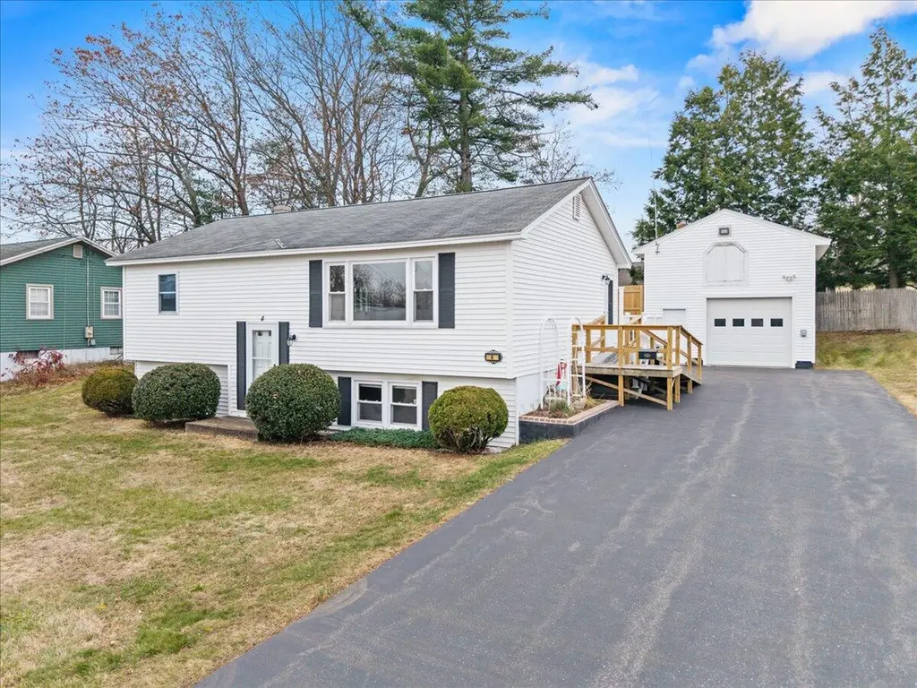 4 Debbie Avenue Biddeford ME 04005