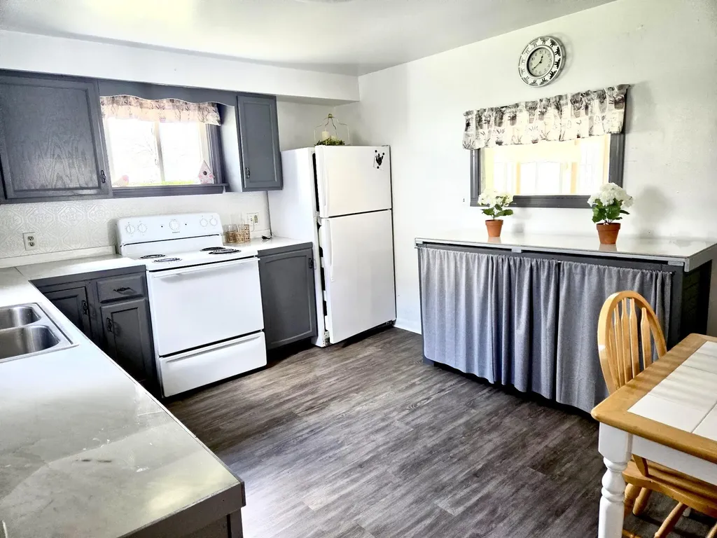 8 Western Avenue East Millinocket ME 04430