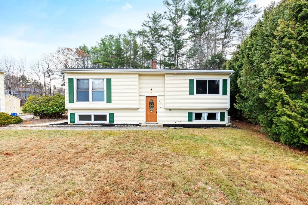 373 Pond Road Lewiston ME 04240