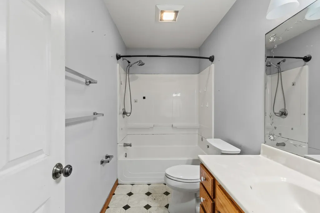 373 Pond Road Lewiston ME 04240