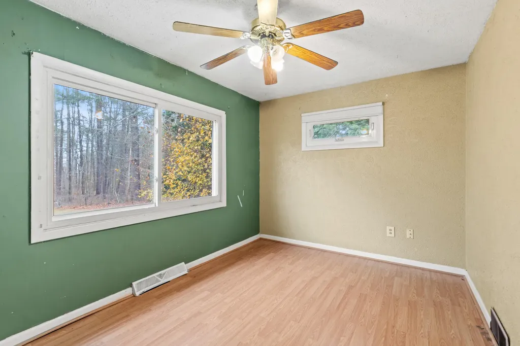 373 Pond Road Lewiston ME 04240