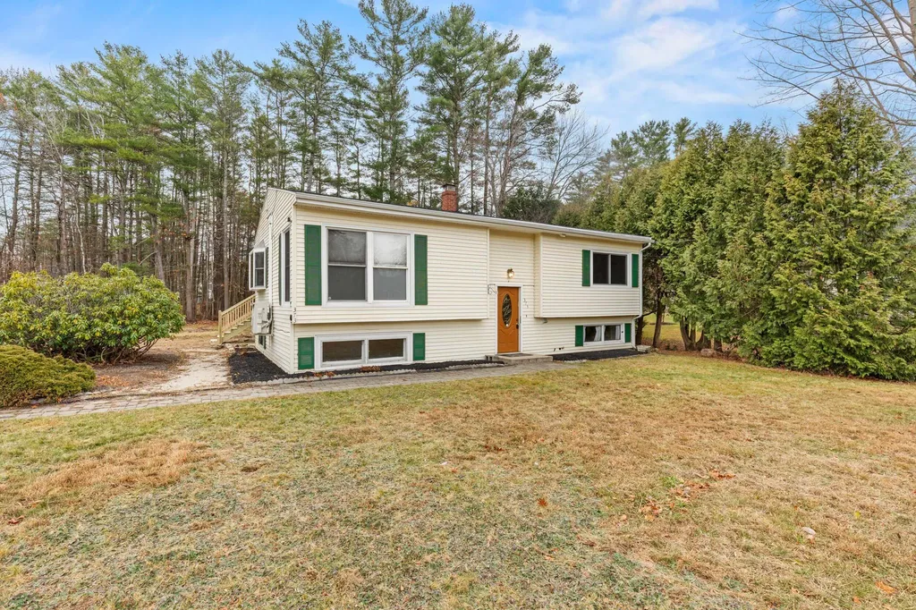 373 Pond Road Lewiston ME 04240