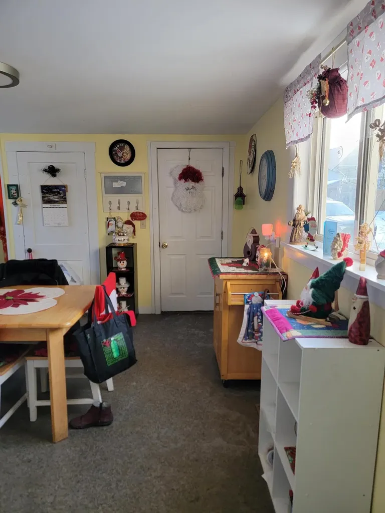 16 Downes Street Calais ME 04619