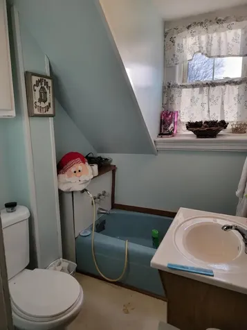 16 Downes Street Calais ME 04619
