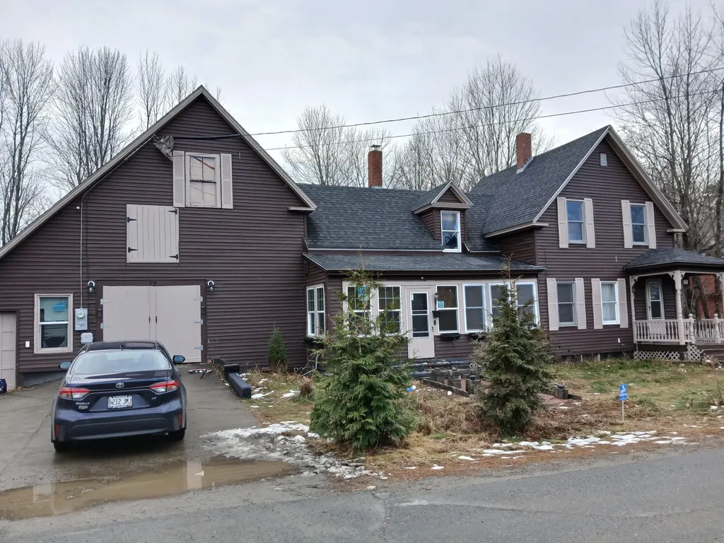 29 River Street Strong ME 04983