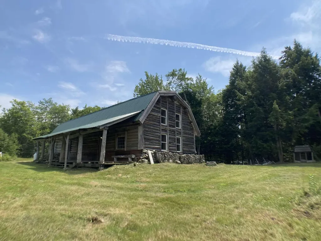 88 Hanson Road China ME 04358