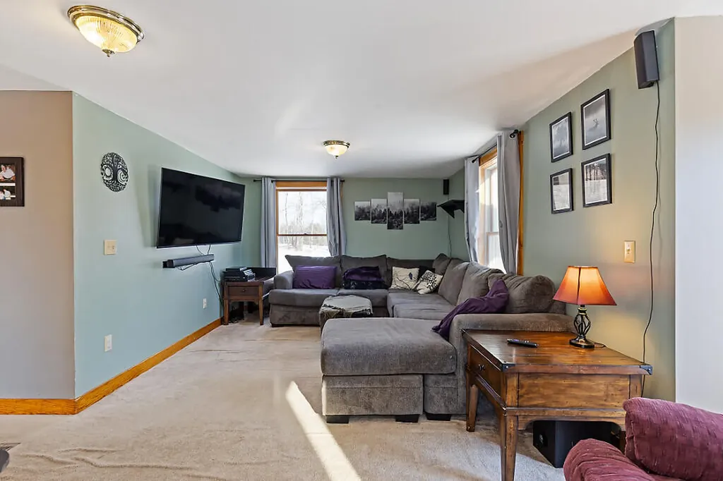 137 Middle Road Fairfield ME 04937