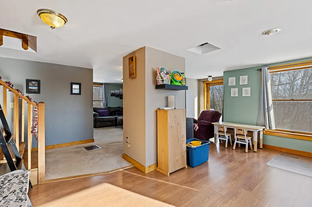 137 Middle Road Fairfield ME 04937