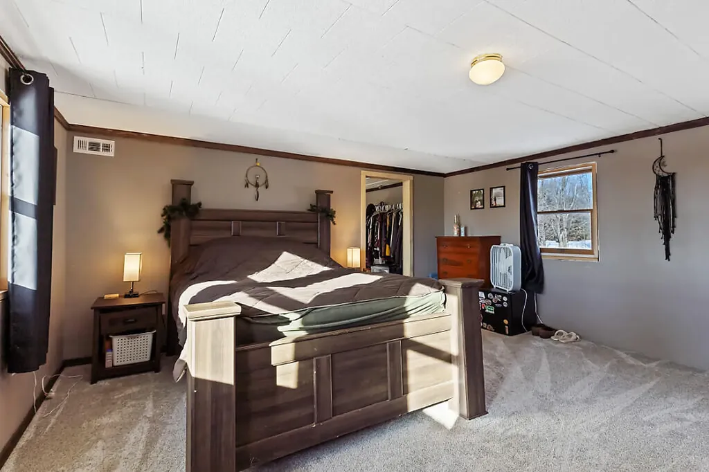 137 Middle Road Fairfield ME 04937