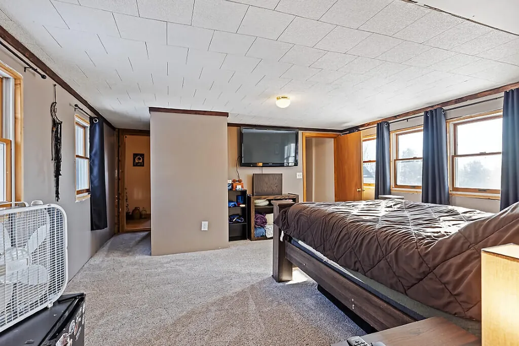 137 Middle Road Fairfield ME 04937