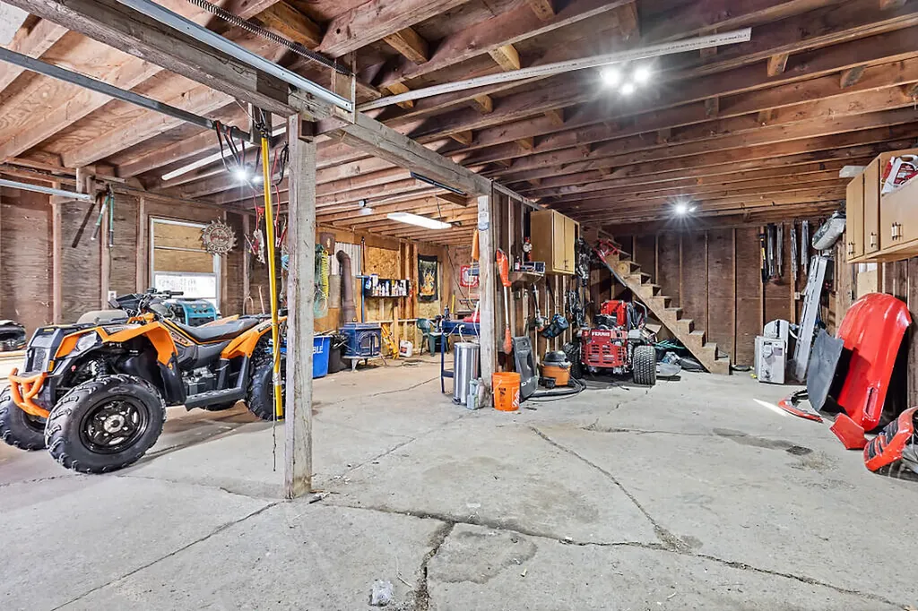 137 Middle Road Fairfield ME 04937