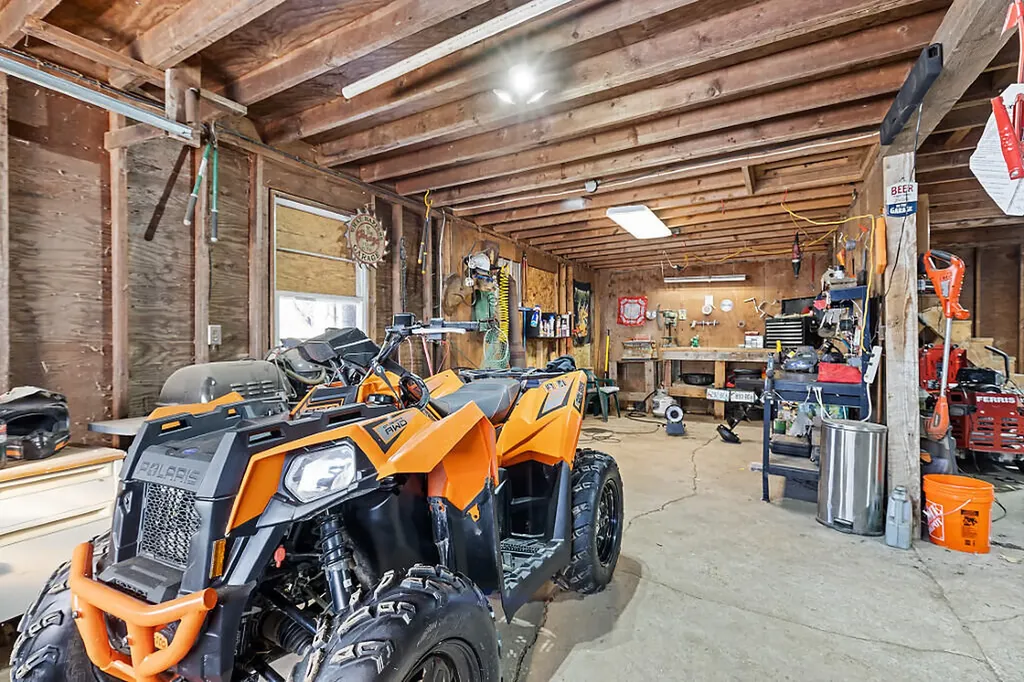 137 Middle Road Fairfield ME 04937