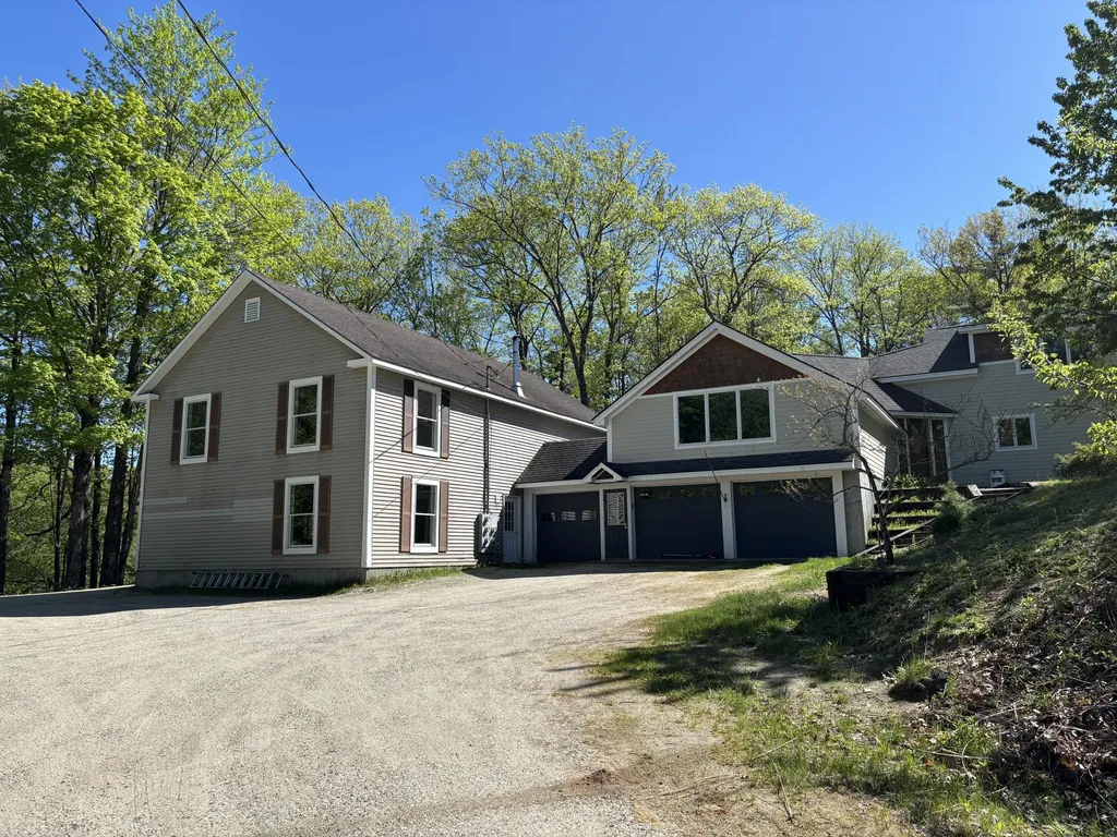 1686 North Road Gilead ME 04217