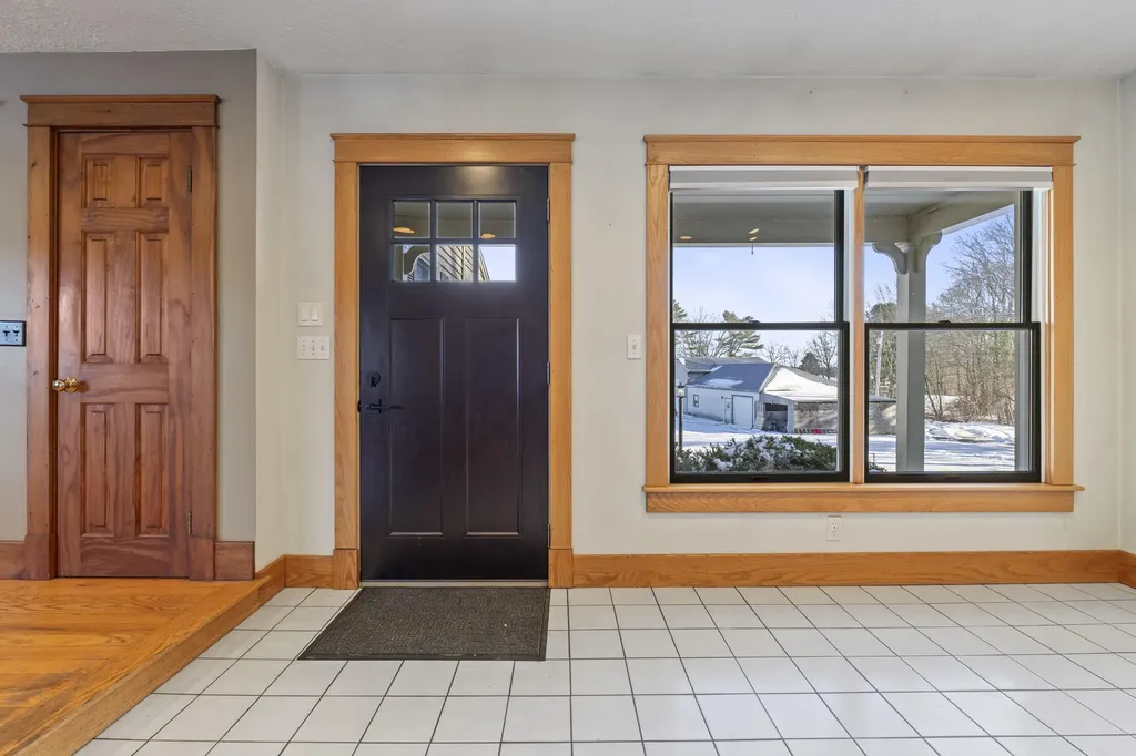 467 Bay Road Bowdoinham ME 04008