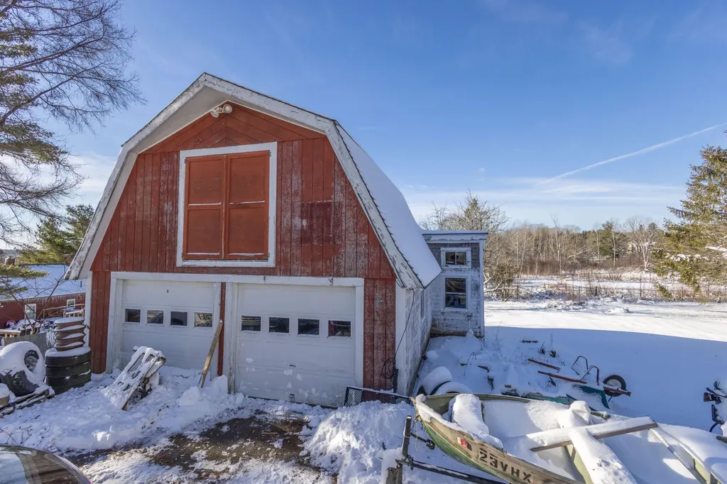 27 Lawrence Avenue Thomaston ME 04861