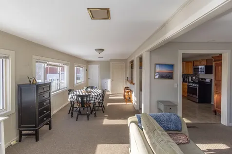 27 Lawrence Avenue Thomaston ME 04861