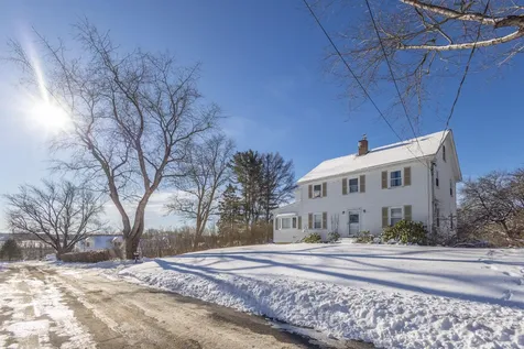 27 Lawrence Avenue Thomaston ME 04861