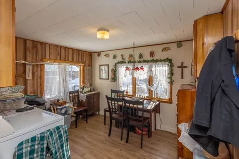 27 Lawrence Avenue Thomaston ME 04861