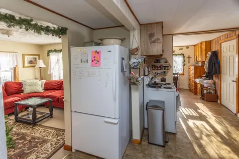 27 Lawrence Avenue Thomaston ME 04861