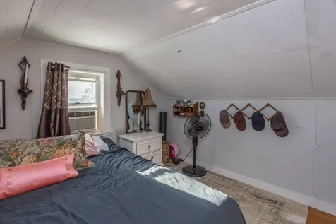 27 Lawrence Avenue Thomaston ME 04861