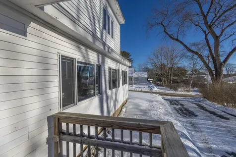 27 Lawrence Avenue Thomaston ME 04861