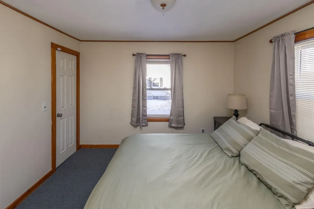 27 Lawrence Avenue Thomaston ME 04861
