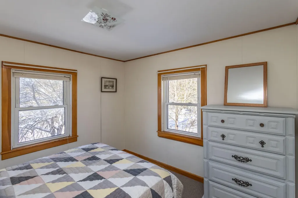 27 Lawrence Avenue Thomaston ME 04861