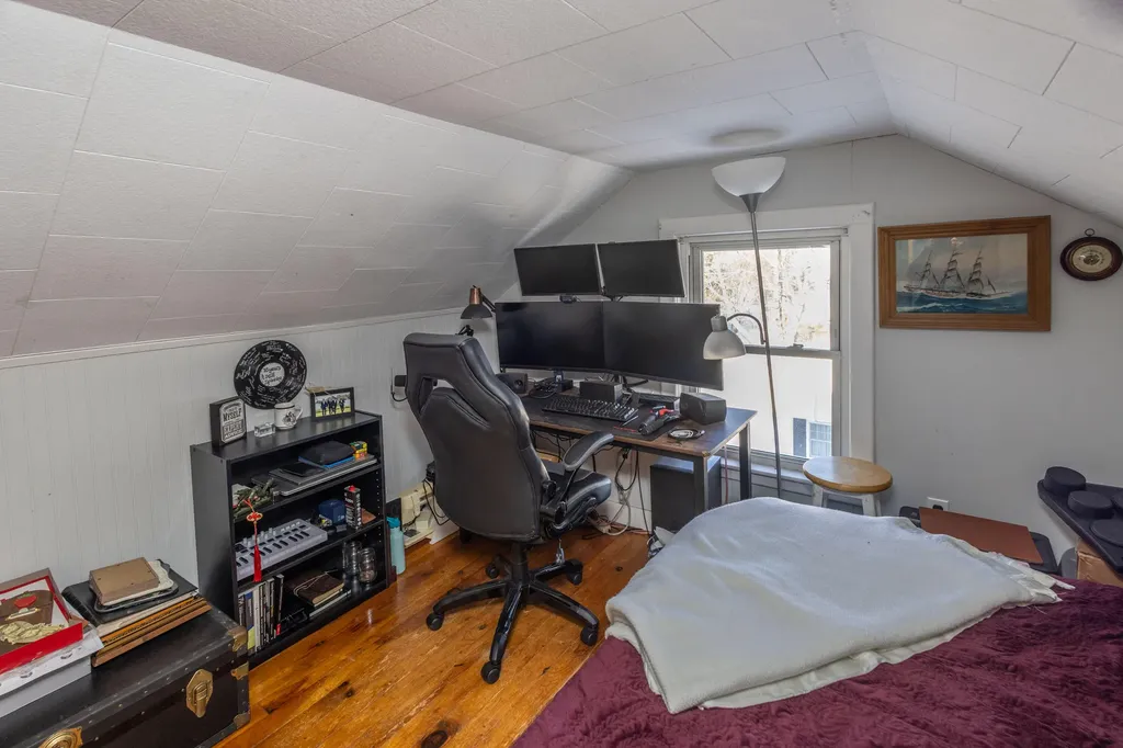 27 Lawrence Avenue Thomaston ME 04861