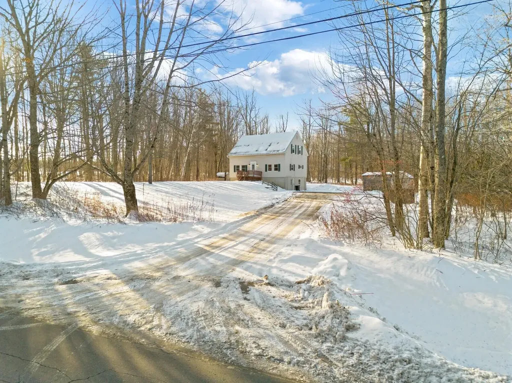 62 Main Street Vassalboro ME 04989