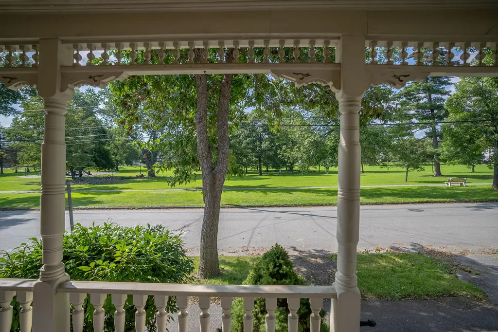 55 Parkview Avenue Bangor ME 04401
