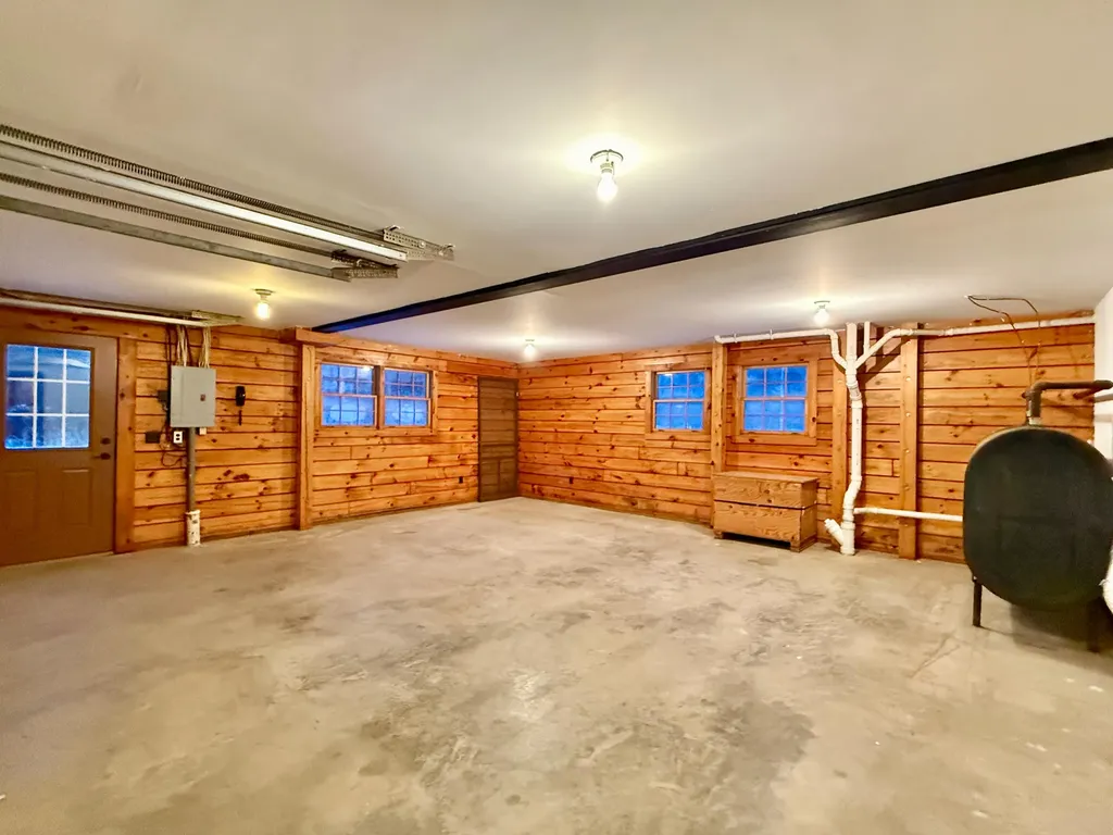 101 Townhouse Road Kenduskeag ME 04450