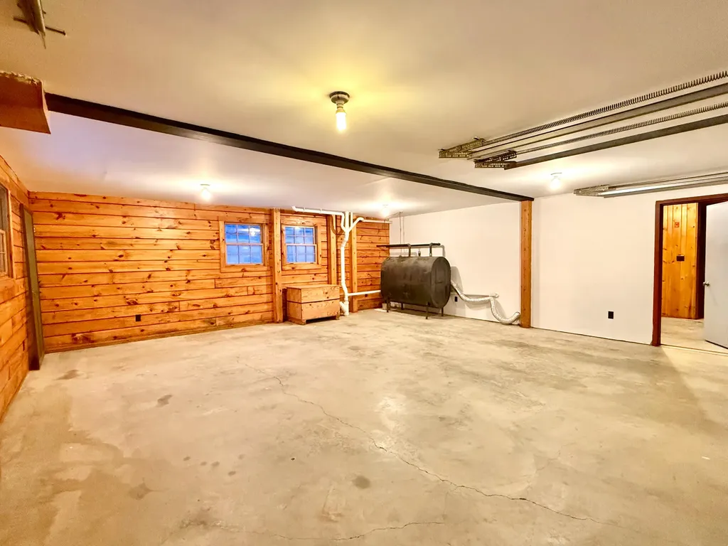 101 Townhouse Road Kenduskeag ME 04450