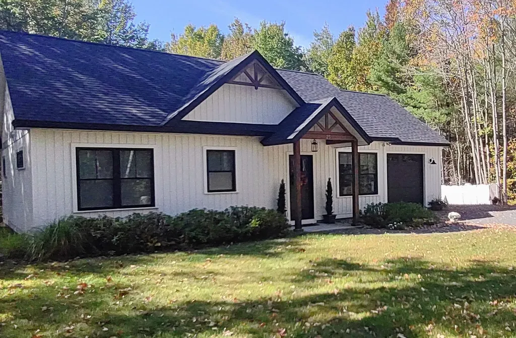 25 Berry Road Sweden ME 04040