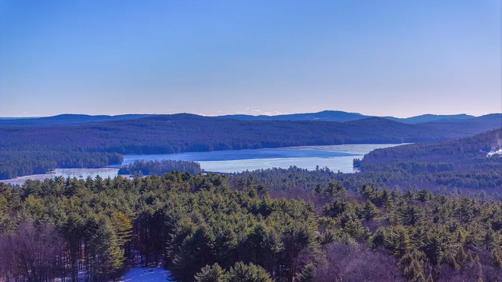 25 Berry Road Sweden ME 04040