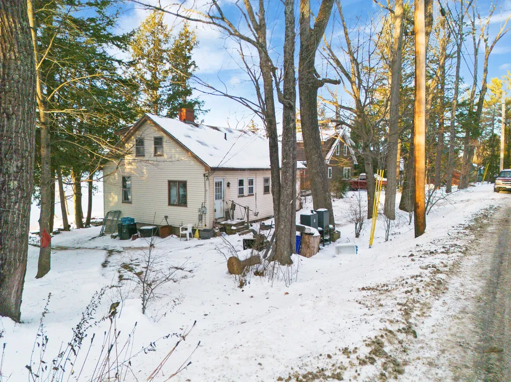 104 Memorial Drive Winthrop ME 04364