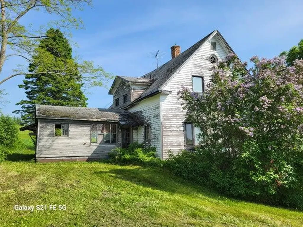 147 Lake Road Van Buren ME 04785