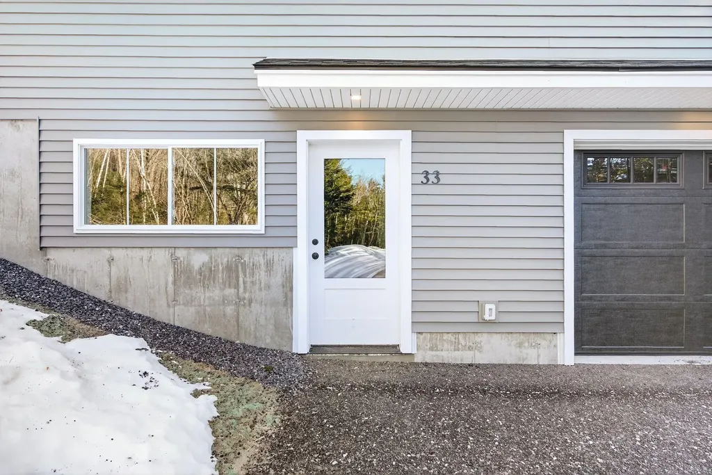 33 Arrowhead Lane Limerick ME 04048