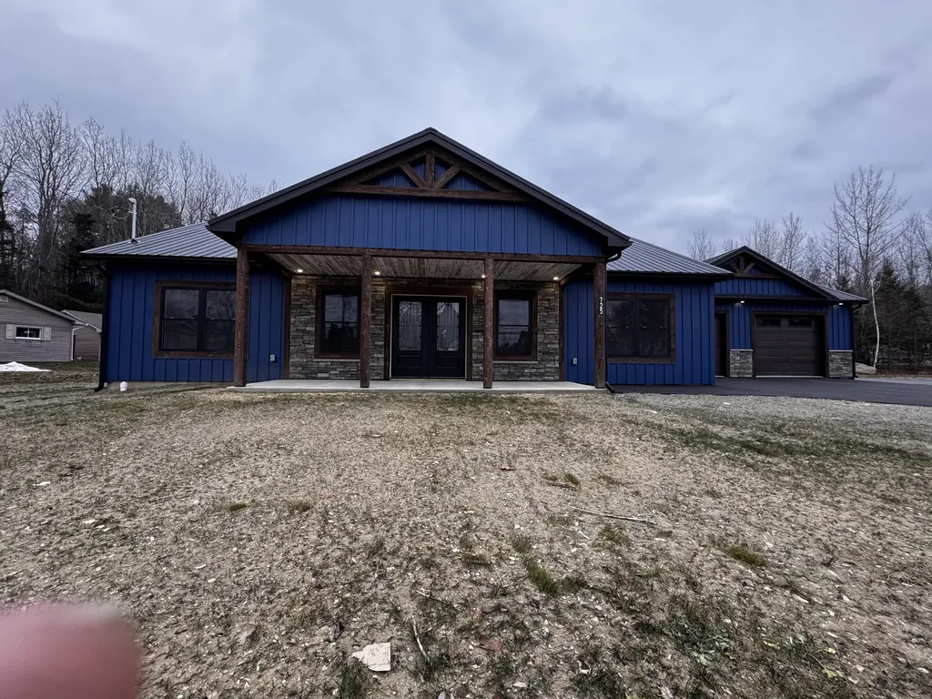 725 N Main Street Brewer ME 04412