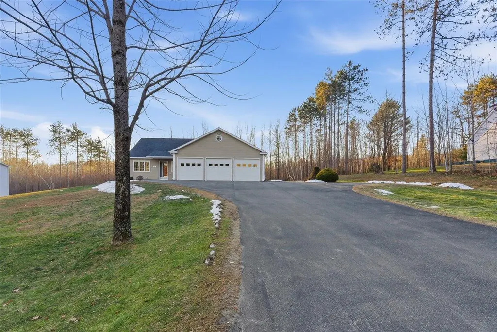 81 Crescent Street Skowhegan ME 04976
