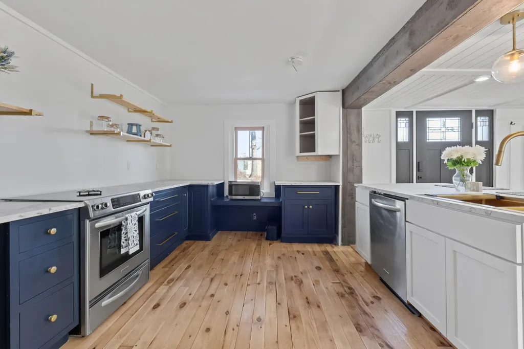 4 Highland Avenue Cumberland ME 04021
