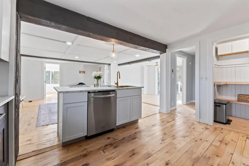 4 Highland Avenue Cumberland ME 04021