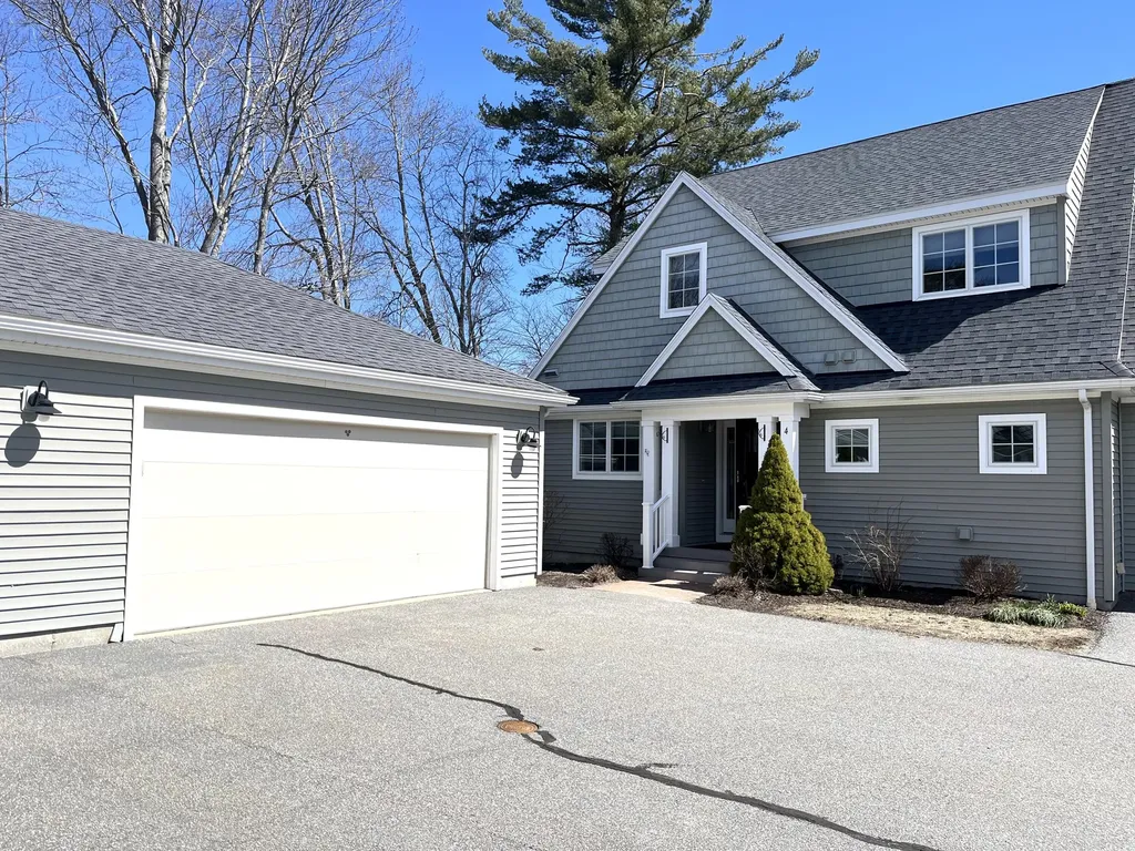 4 Iris Way Brunswick ME 04011