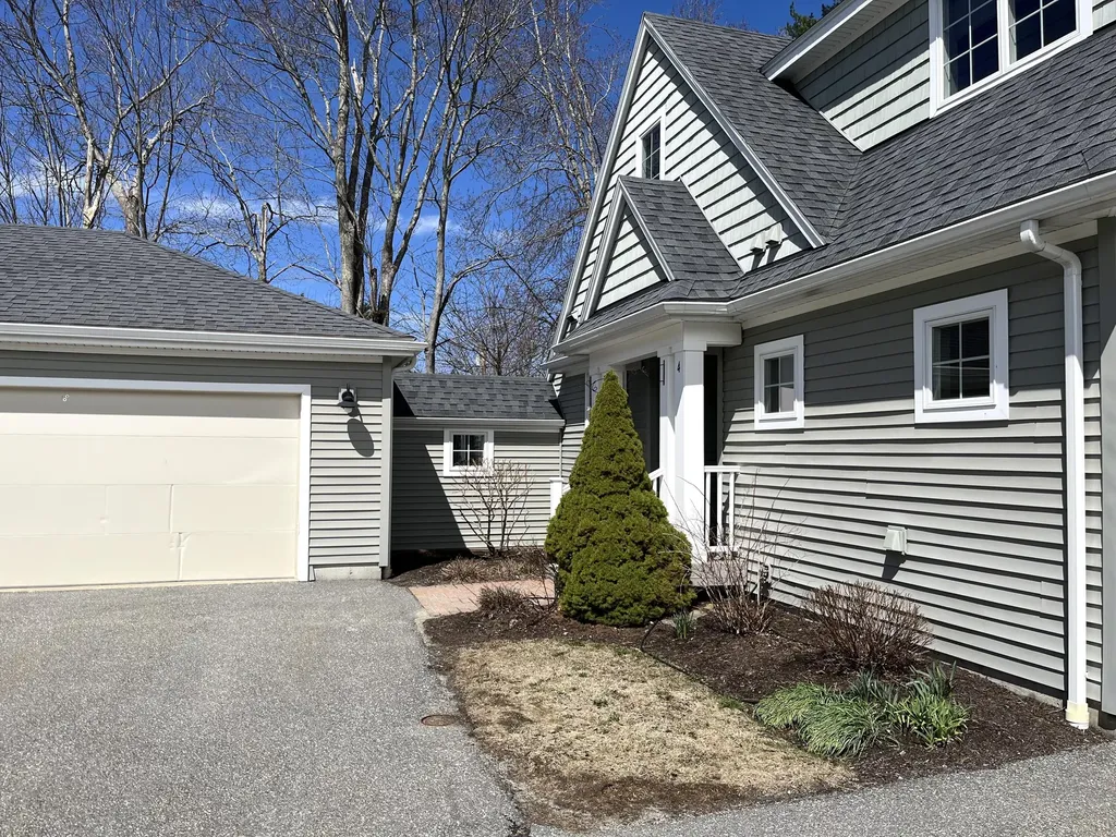 4 Iris Way Brunswick ME 04011
