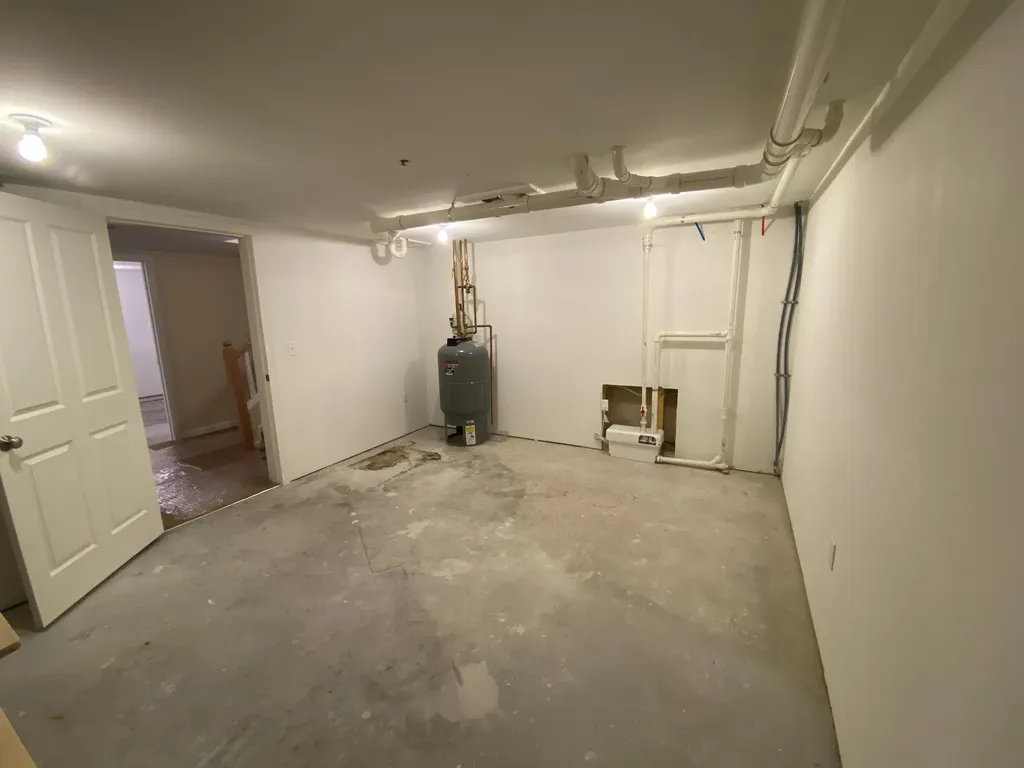 4 Iris Way Brunswick ME 04011
