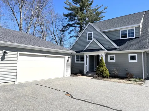 4 Iris Way Brunswick ME 04011